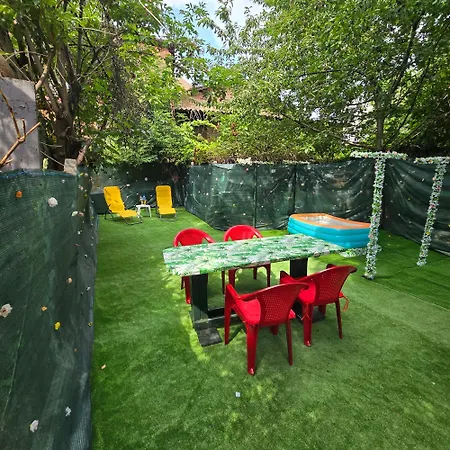 Apartment Happy House Garden